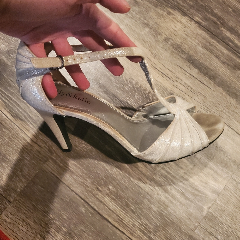Silverish white 3 inch heels by Kelly & Katie fair used condition size 9.5